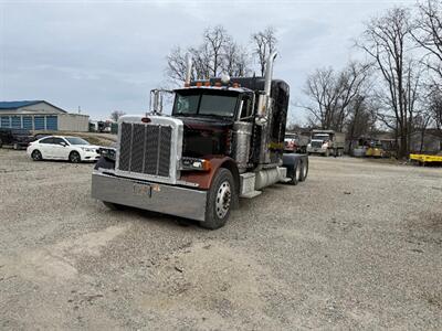 2015 Peterbilt 337 Truck