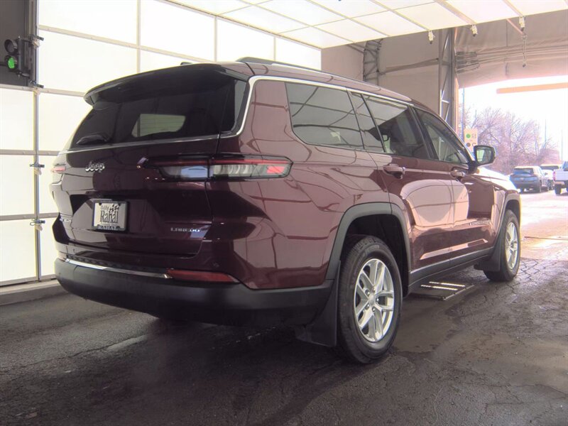 2023 Jeep Grand Cherokee L Laredo - Photo 3 - Carmichaels, PA 15320