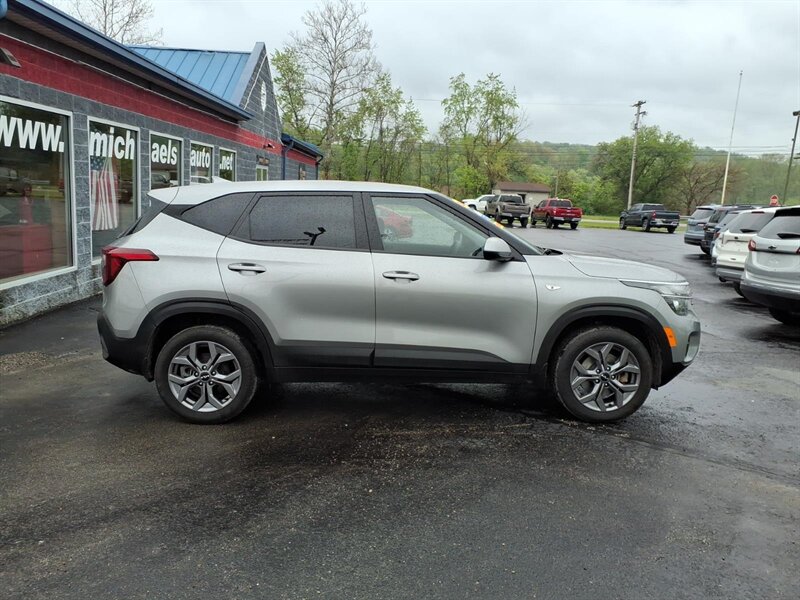 2024 Kia Seltos LX Certified Pre-Owned - Photo 3 - Carmichaels, PA 15320