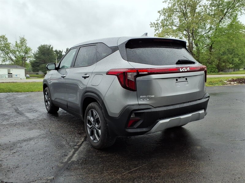 2024 Kia Seltos LX Certified Pre-Owned - Photo 5 - Carmichaels, PA 15320