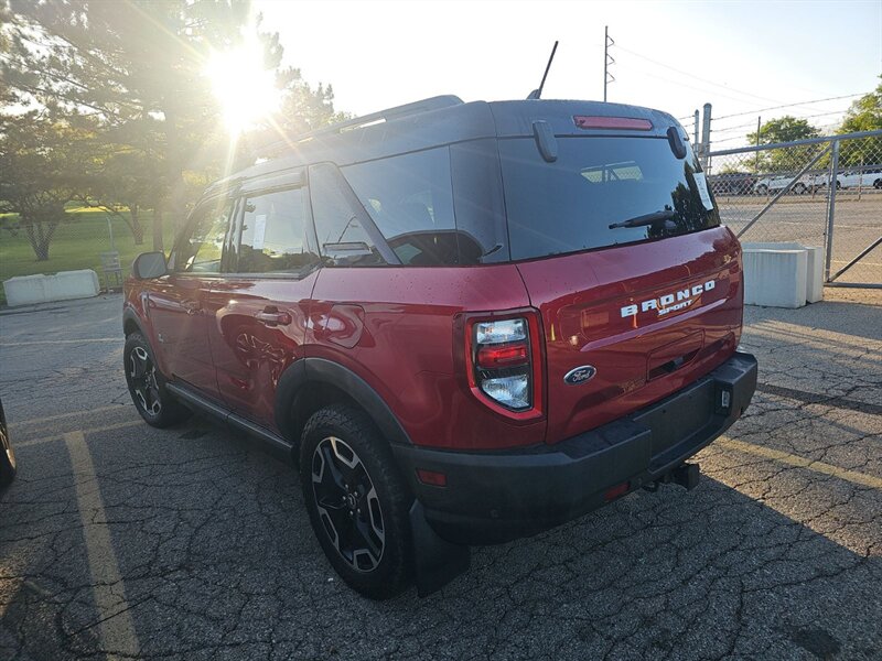 2021 Ford Bronco Sport Outer Banks - Photo 2 - Carmichaels, PA 15320