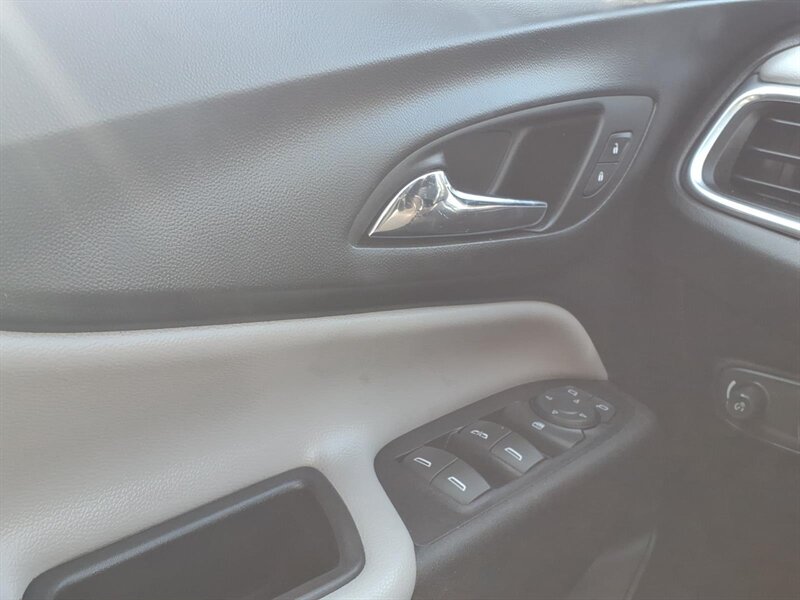 2018 Chevrolet Equinox LT - Photo 9 - Carmichaels, PA 15320