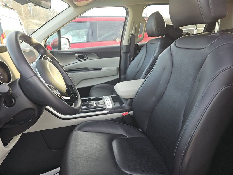 2024 Kia Carnival LX - Photo 11 - Carmichaels, PA 15320