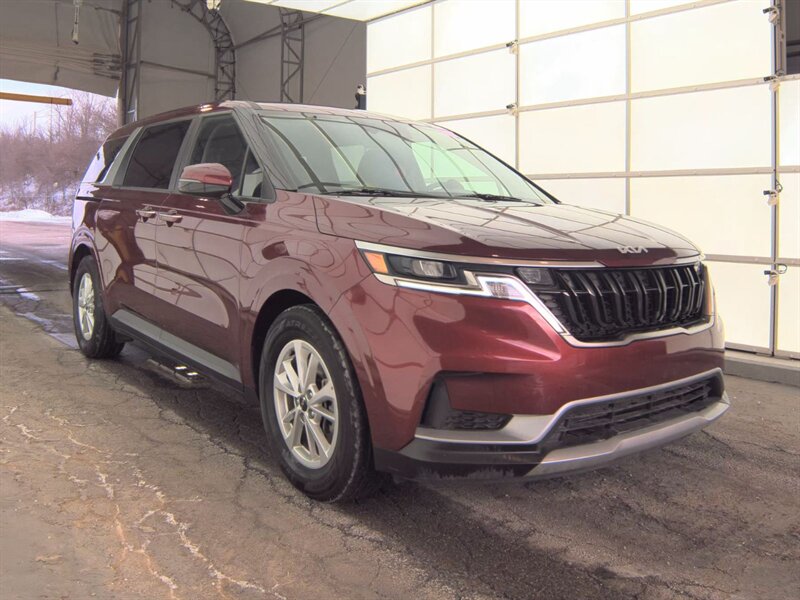 2024 Kia Carnival LX - Photo 2 - Carmichaels, PA 15320