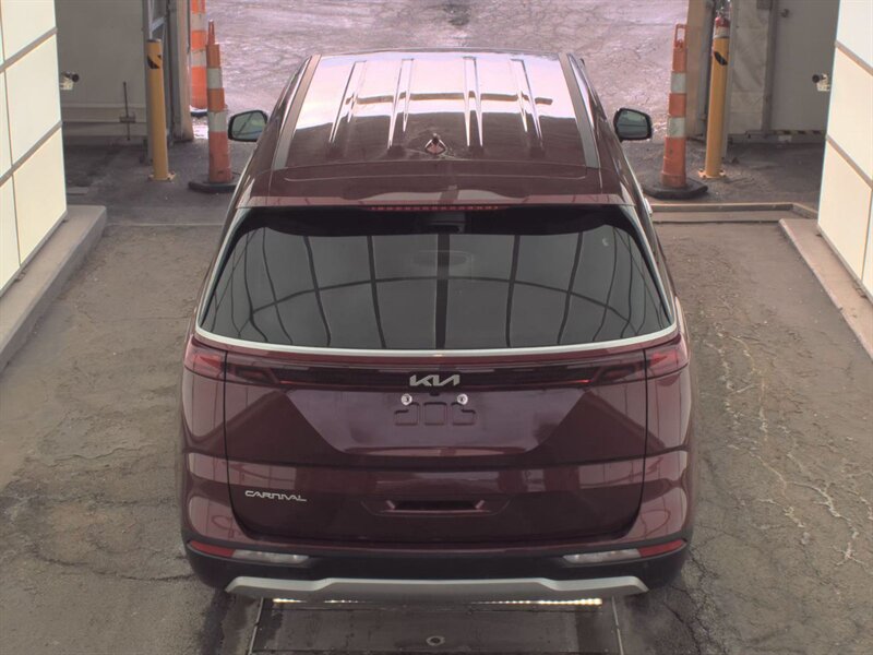 2024 Kia Carnival LX - Photo 3 - Carmichaels, PA 15320