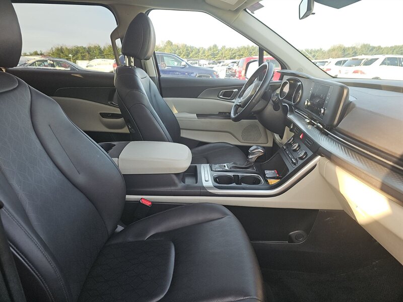 2024 Kia Carnival LX - Photo 10 - Carmichaels, PA 15320