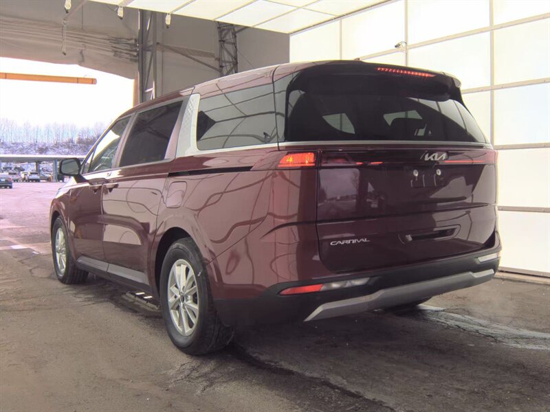 2024 Kia Carnival LX - Photo 8 - Carmichaels, PA 15320