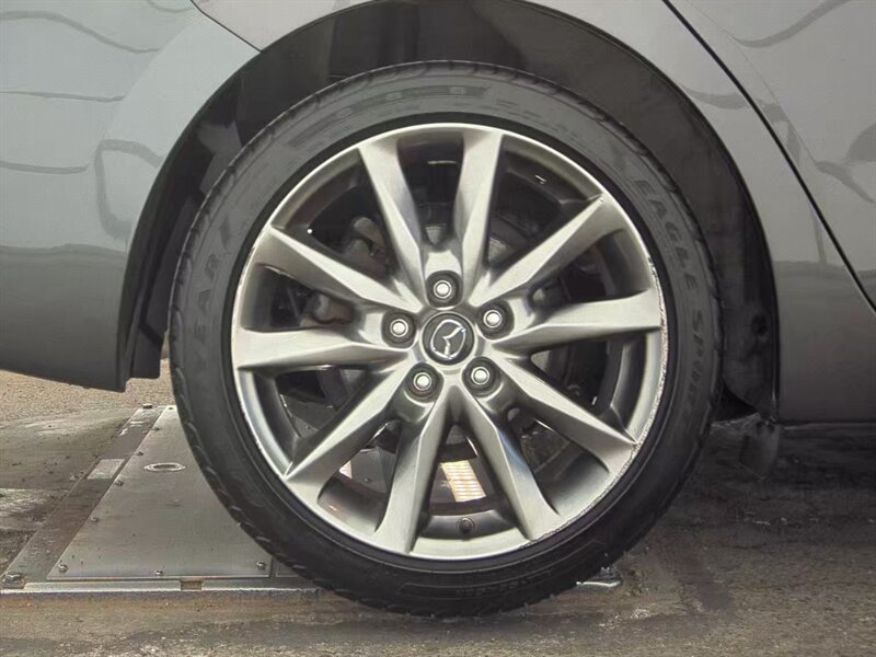 2018 Mazda Mazda3 Grand Touring - Photo 8 - Carmichaels, PA 15320
