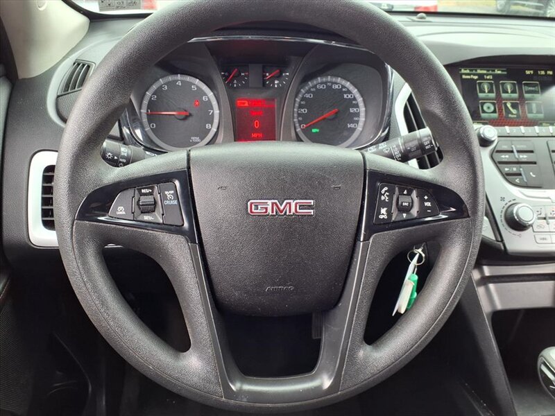 2015 GMC Terrain SLE-2   - Photo 13 - Carmichaels, PA 15320