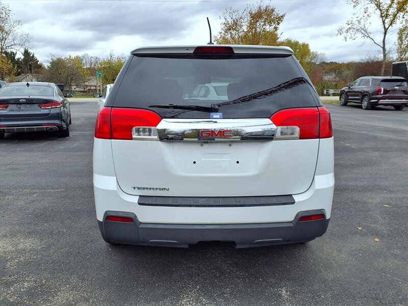 2015 GMC Terrain SLE-2   - Photo 4 - Carmichaels, PA 15320