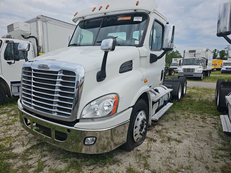 2012 FREIGHTLINER CASCADIA 113 - Photo 1 - Carmichaels, PA 15320