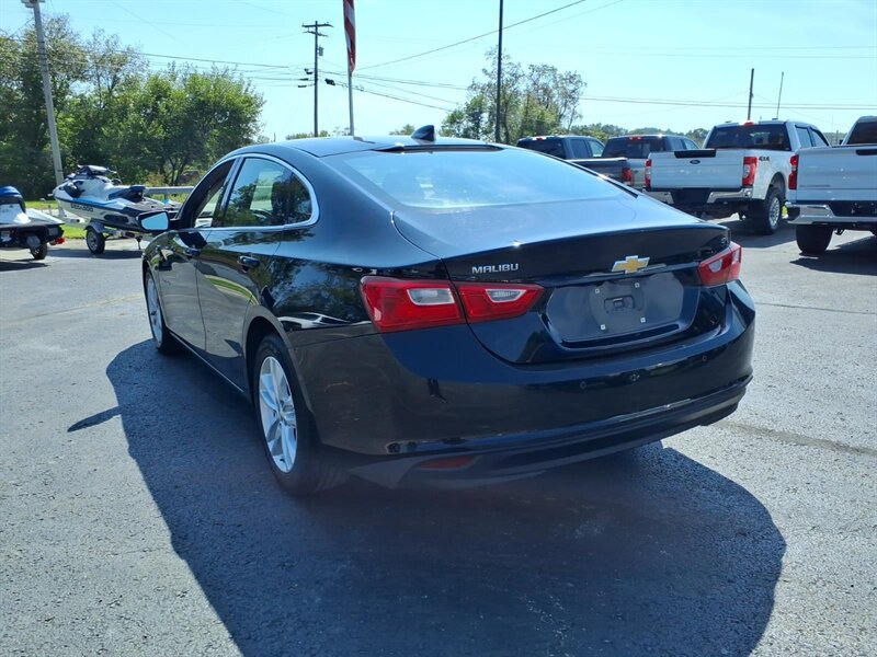 2018 Chevrolet Malibu LT - Photo 6 - Carmichaels, PA 15320