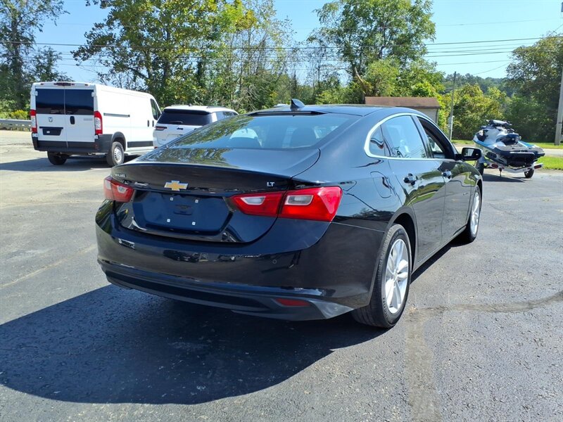 2018 Chevrolet Malibu LT - Photo 5 - Carmichaels, PA 15320