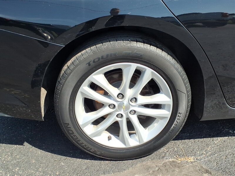 2018 Chevrolet Malibu LT - Photo 8 - Carmichaels, PA 15320