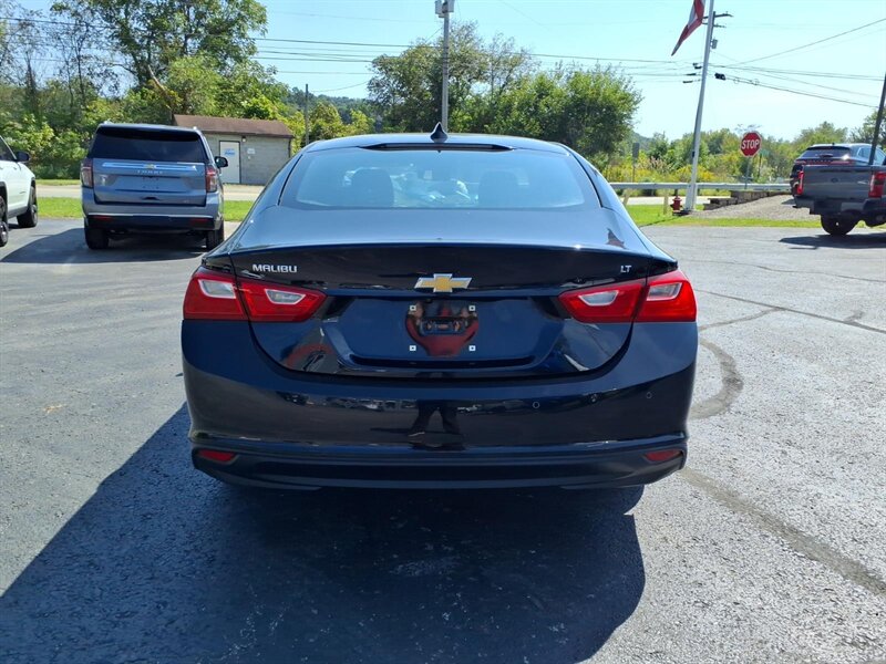 2018 Chevrolet Malibu LT - Photo 7 - Carmichaels, PA 15320
