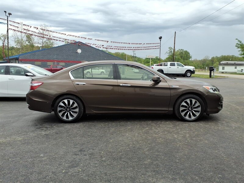 2017 Honda Accord Hybrid EX-L - Photo 3 - Carmichaels, PA 15320
