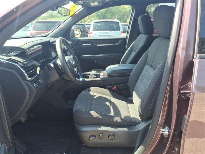 2025 GMC Acadia Elevation - Photo 8 - Carmichaels, PA 15320