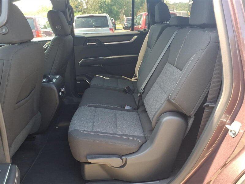 2025 GMC Acadia Elevation - Photo 10 - Carmichaels, PA 15320