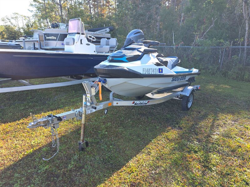 2023 Sea-Doo BRP GTX 230 170 SND SY   - Photo 1 - Carmichaels, PA 15320