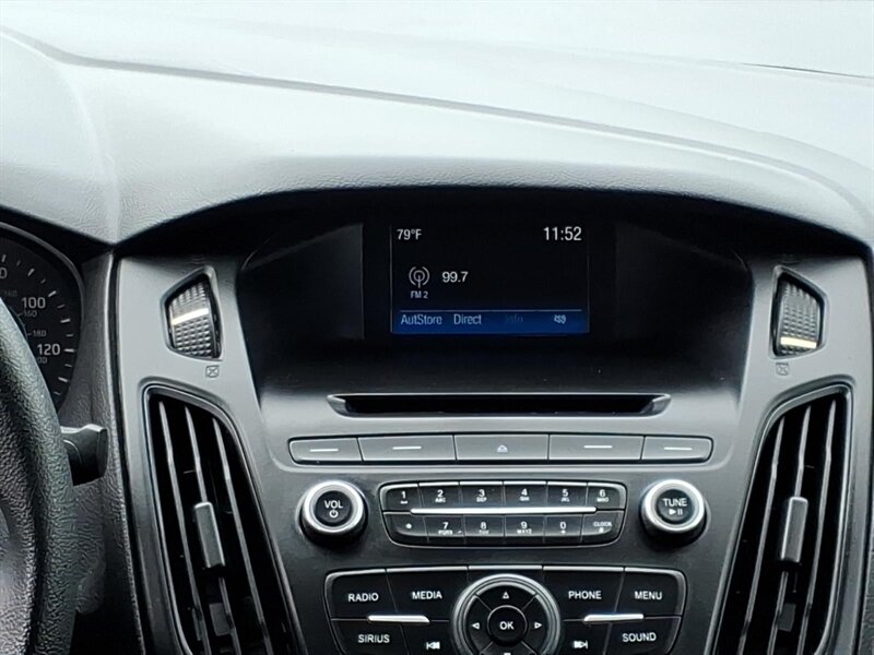 2017 Ford Focus SE - Photo 13 - Carmichaels, PA 15320