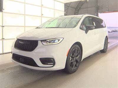 2025 Chrysler Pacifica Limited Van