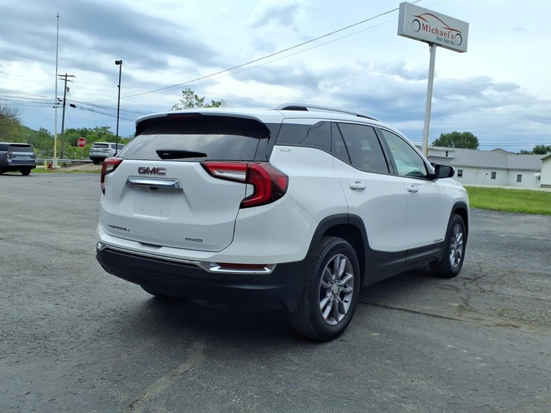 2022 GMC Terrain SLT - Photo 4 - Carmichaels, PA 15320
