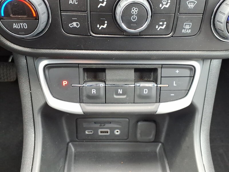 2022 GMC Terrain SLT - Photo 11 - Carmichaels, PA 15320