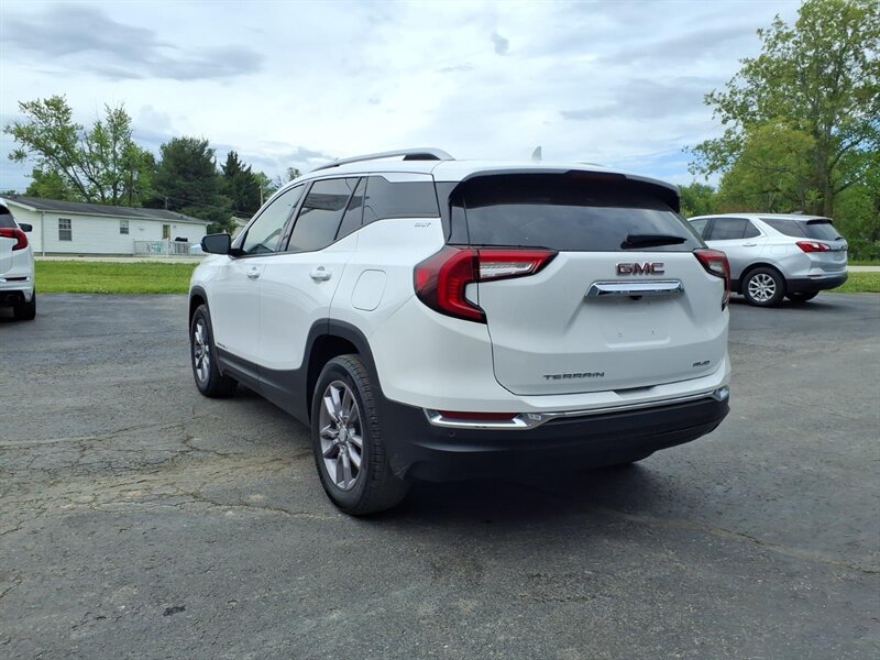 2022 GMC Terrain SLT - Photo 5 - Carmichaels, PA 15320