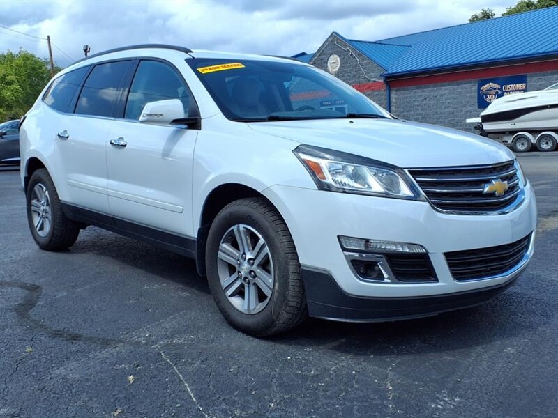 2017 Chevrolet Traverse LT  