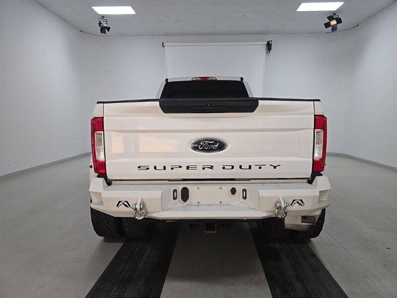 2017 Ford F-350 XLT - Photo 7 - Carmichaels, PA 15320