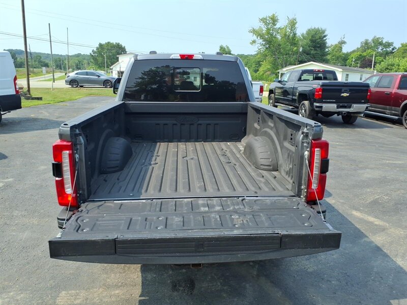 2024 Ford F-350 Lariat - Photo 8 - Carmichaels, PA 15320