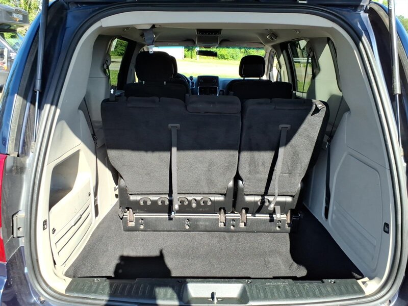 2013 Dodge Grand Caravan SE - Photo 9 - Carmichaels, PA 15320