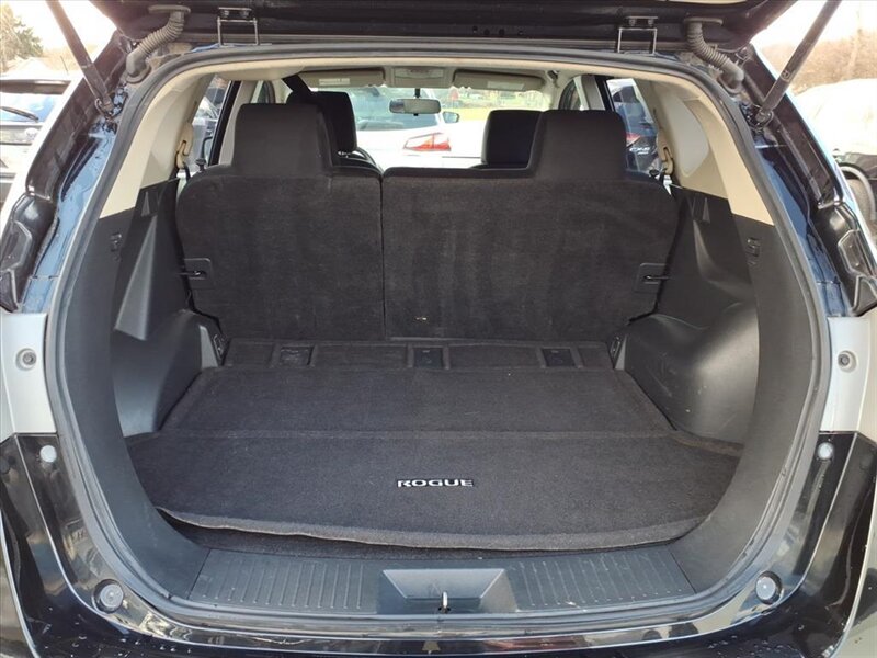 2013 Nissan Rogue SV - Photo 8 - Carmichaels, PA 15320