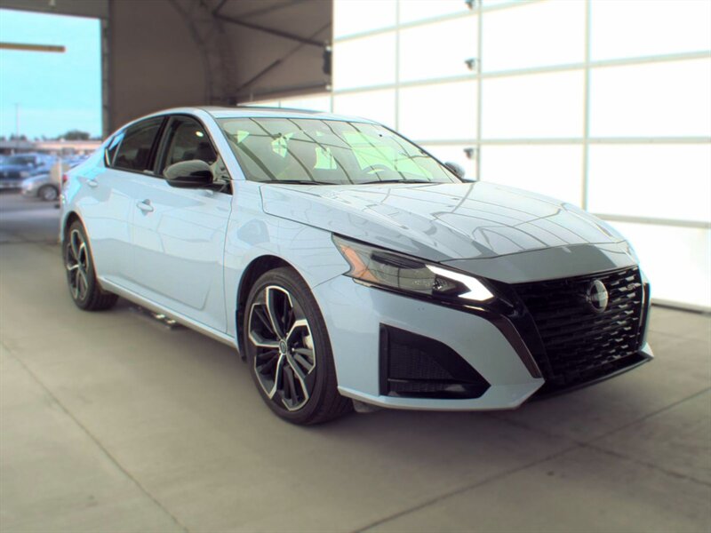2023 Nissan Altima 2.5 SR - Photo 2 - Carmichaels, PA 15320