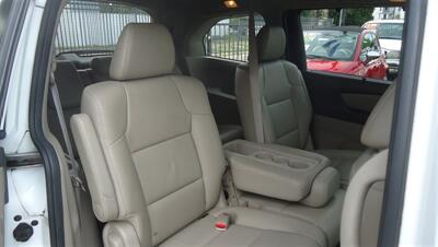 2013 Honda Odyssey EX-L   - Photo 16 - Van Nuys, CA 91405