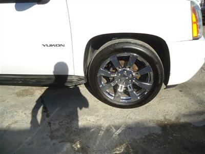 2013 GMC Yukon SLT - Photo 15 - Van Nuys, CA 91405