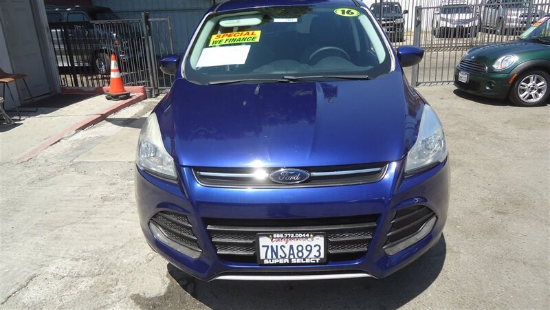 2016 Ford Escape SE   - Photo 1 - Van Nuys, CA 91405
