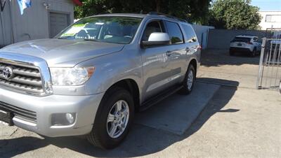 2011 Toyota Sequoia SR5 - Photo 4 - Van Nuys, CA 91405