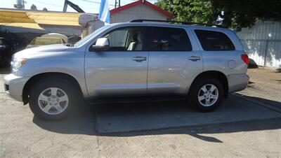 2011 Toyota Sequoia SR5 - Photo 5 - Van Nuys, CA 91405