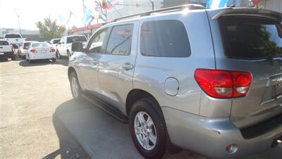 2011 Toyota Sequoia SR5 - Photo 6 - Van Nuys, CA 91405