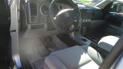 2011 Toyota Sequoia SR5 - Photo 19 - Van Nuys, CA 91405