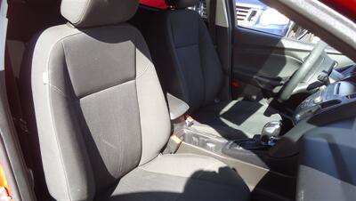 2016 Ford Focus SE - Photo 14 - Van Nuys, CA 91405
