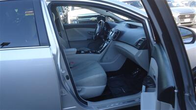 2010 Toyota Venza FWD V6 - Photo 13 - Van Nuys, CA 91405