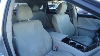 2010 Toyota Venza FWD V6 - Photo 14 - Van Nuys, CA 91405