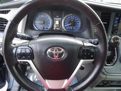 2017 Toyota Sienna XLE 7-Passenger Auto   - Photo 28 - Van Nuys, CA 91405