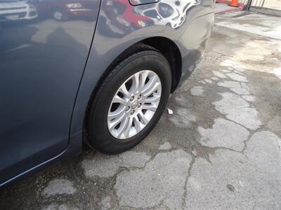 2017 Toyota Sienna XLE 7-Passenger Auto   - Photo 33 - Van Nuys, CA 91405