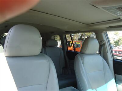 2011 Toyota Highlander SE   - Photo 16 - Van Nuys, CA 91405