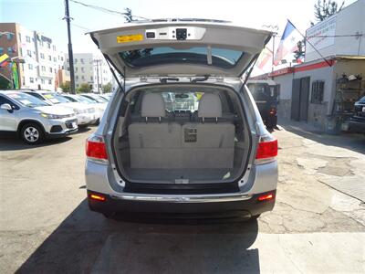 2011 Toyota Highlander SE   - Photo 9 - Van Nuys, CA 91405