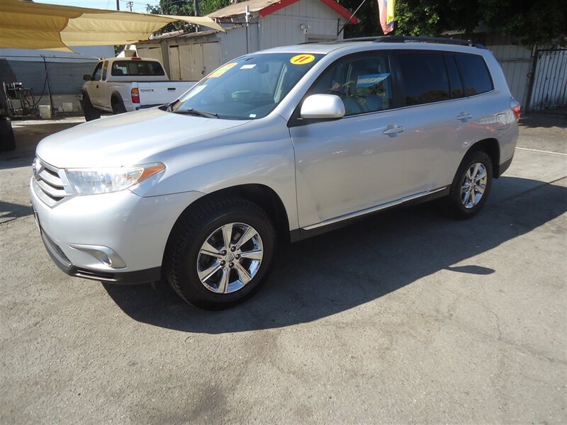 2011 Toyota Highlander SE   - Photo 1 - Van Nuys, CA 91405