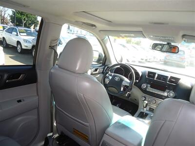 2011 Toyota Highlander SE   - Photo 14 - Van Nuys, CA 91405